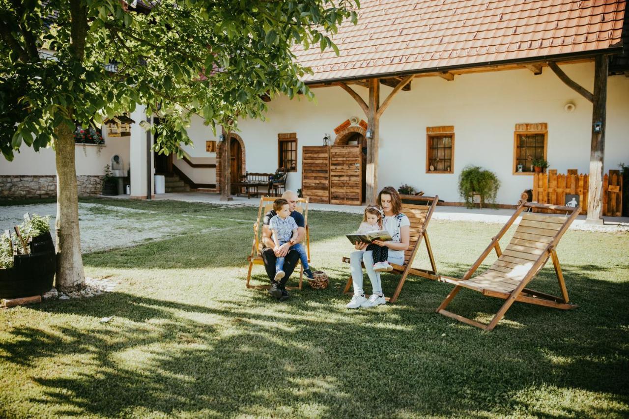 Treehouse Drevesna Hiska Strkovo Gnezdo Ranc Jures Hotel Ljutomer Ngoại thất bức ảnh