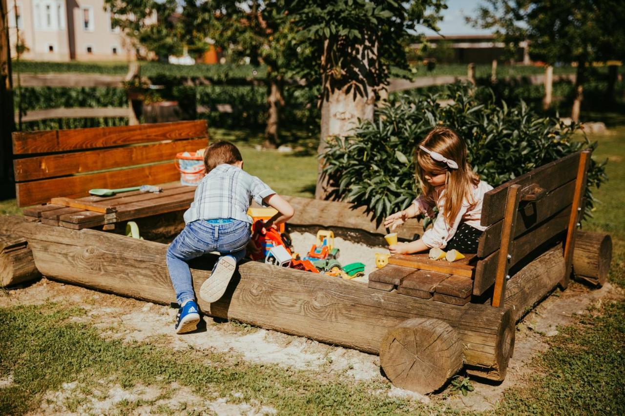 Treehouse Drevesna Hiska Strkovo Gnezdo Ranc Jures Hotel Ljutomer Ngoại thất bức ảnh